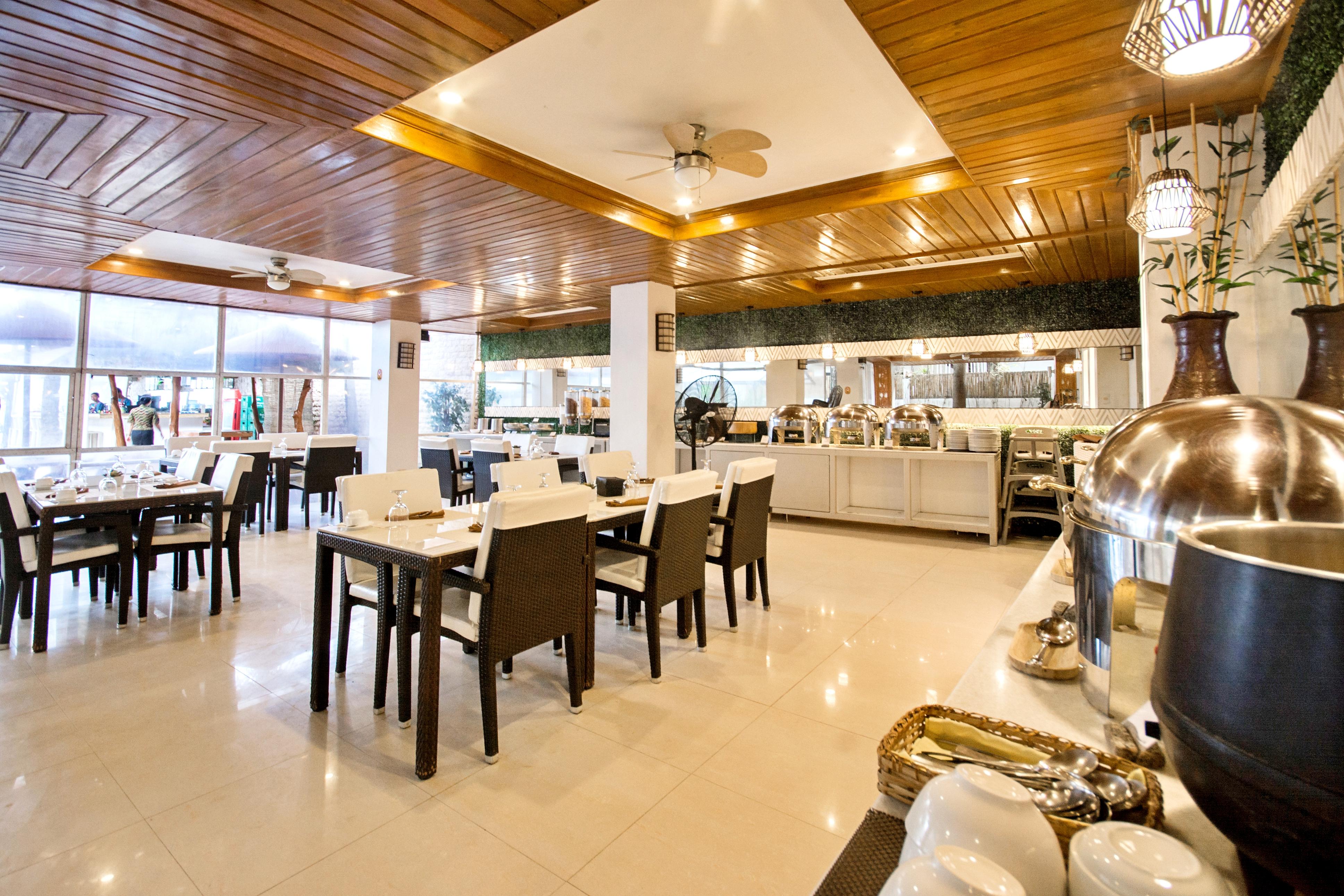 Sur Beach Resort Boracay 3*