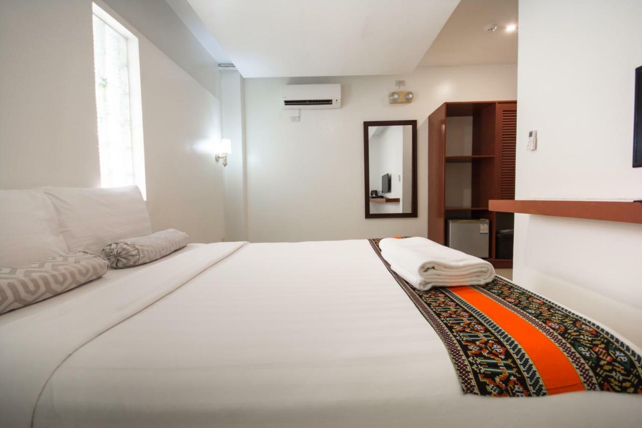 Sur Beach Resort Boracay Hotel
