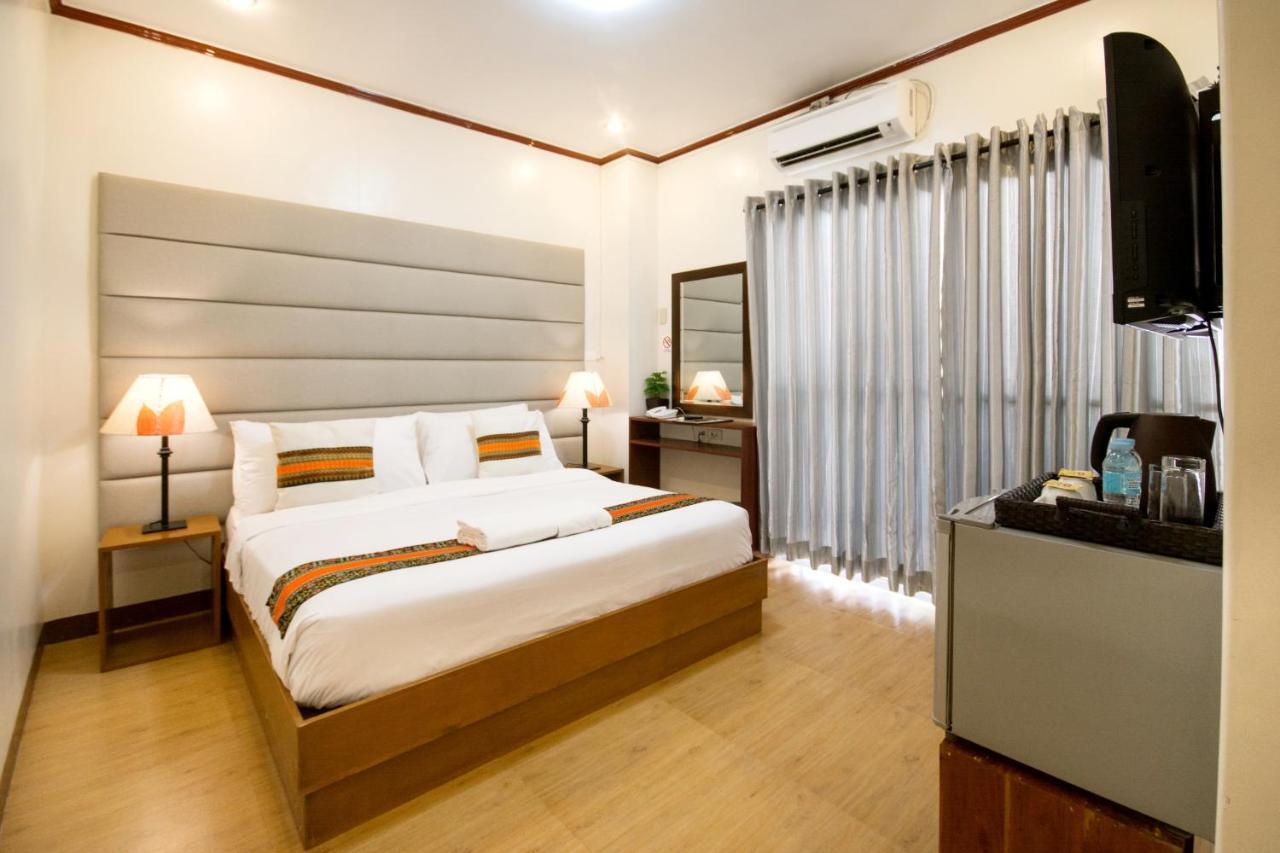 Sur Beach Resort Boracay Hotel 3*