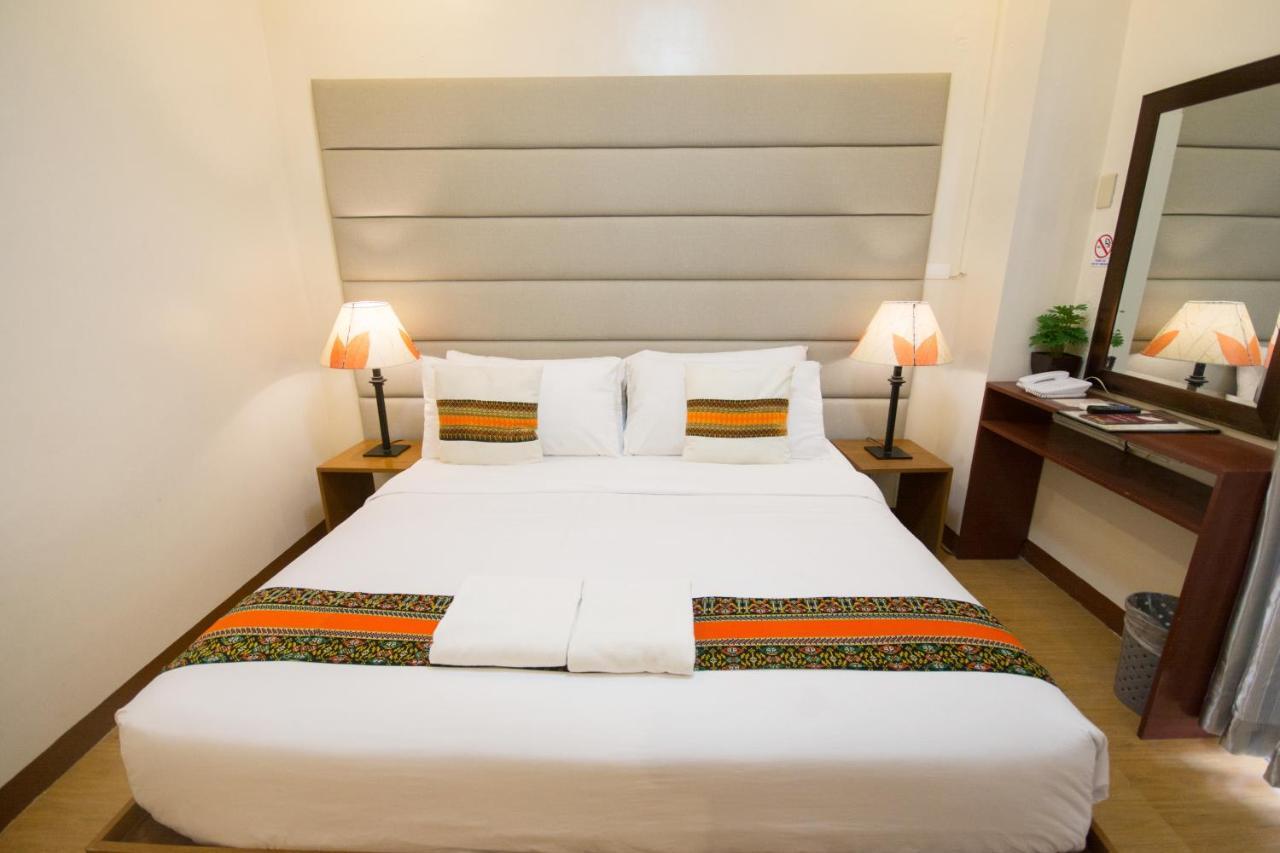 Hotel Sur Beach Resort Boracay 3*